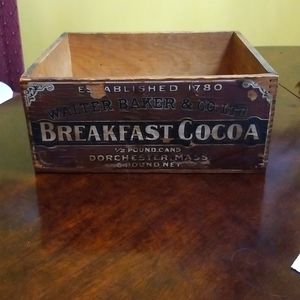 ANTIQUE EARLY 1900 FINGER JOINT WALTER BAKER & CO LTD BOX